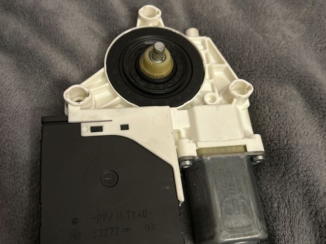 bontott AUDI A3 Bal hátsó Ablakemelő Motor