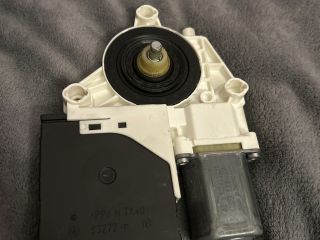 bontott AUDI A3 Bal hátsó Ablakemelő Motor