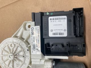 bontott AUDI A3 Bal hátsó Ablakemelő Motor