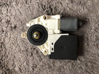 bontott AUDI A3 Bal hátsó Ablakemelő Motor