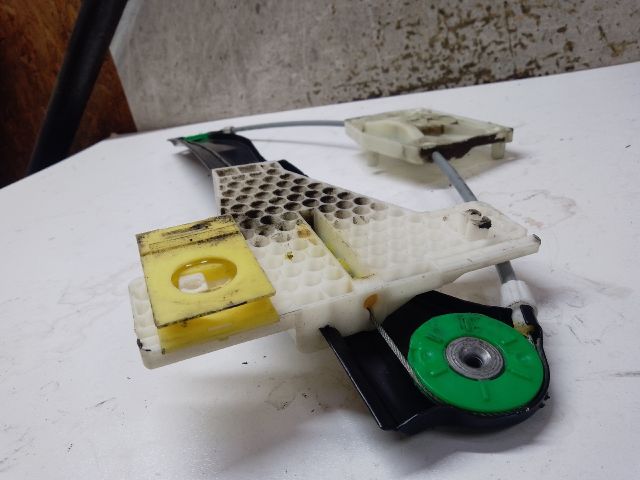 bontott AUDI A3 Bal hátsó Ablakemelő Szerkezet (Elektromos)