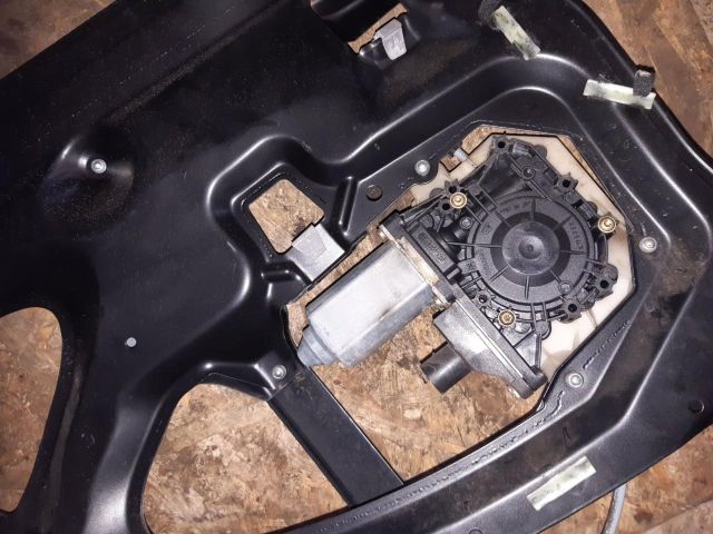 bontott AUDI A3 Bal hátsó Ablakemelő Szerkezet (Elektromos)