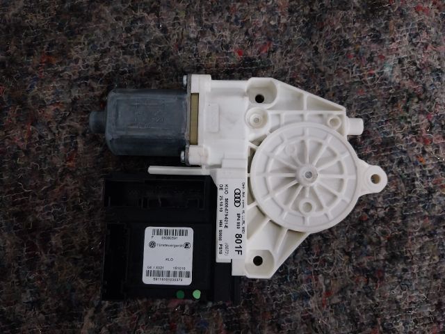 bontott AUDI A3 Bal hátsó Ablakemelő Szerkezet (Elektromos)