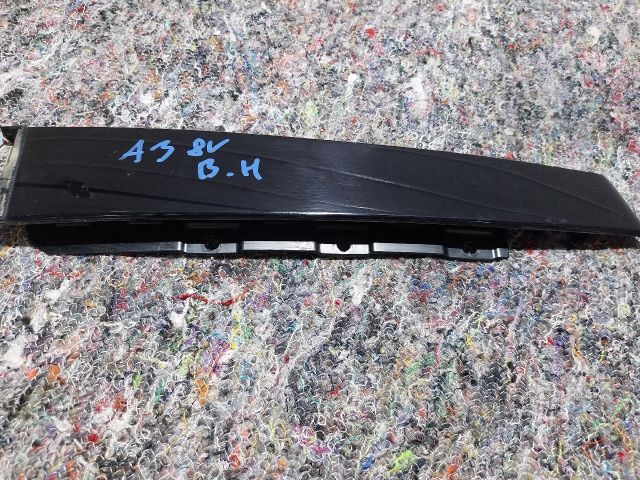 bontott AUDI A3 Bal hátsó Ajtó Díszléc