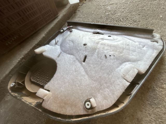 bontott AUDI A3 Bal hátsó Ajtó Kárpit