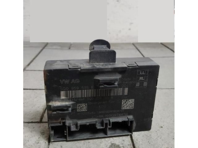 bontott AUDI A3 Bal hátsó Ajtó Vezérlőegység