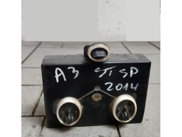 bontott AUDI A3 Bal hátsó Ajtó Vezérlőegység