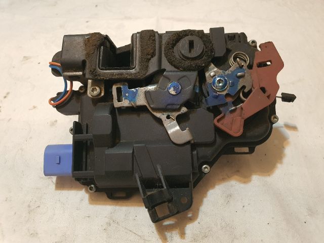 bontott AUDI A3 Bal hátsó Ajtózár