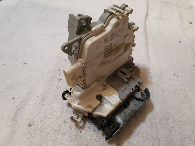 bontott AUDI A3 Bal hátsó Ajtózár