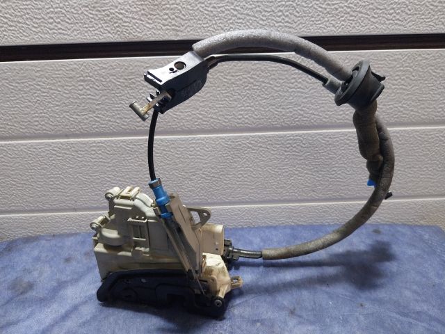 bontott AUDI A3 Bal hátsó Ajtózár