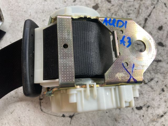 bontott AUDI A3 Bal hátsó Biztonsági Öv