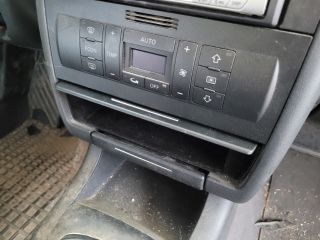 bontott AUDI A3 Bal hátsó Csomagtér Burkolat (Műanyag)