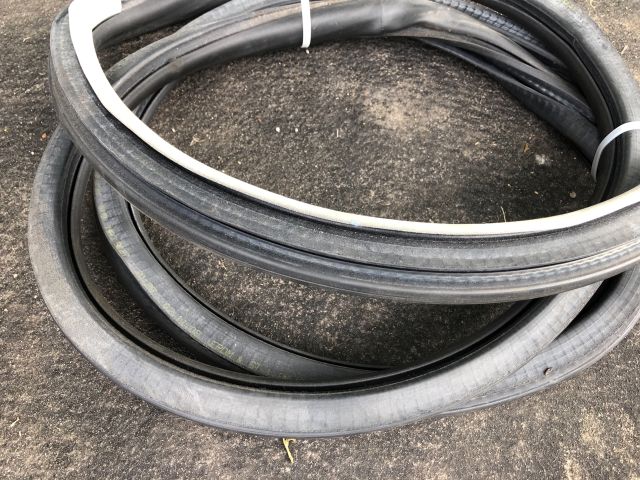 bontott AUDI A3 Bal hátsó Gumikéder