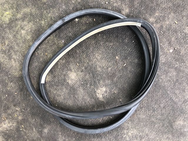 bontott AUDI A3 Bal hátsó Gumikéder