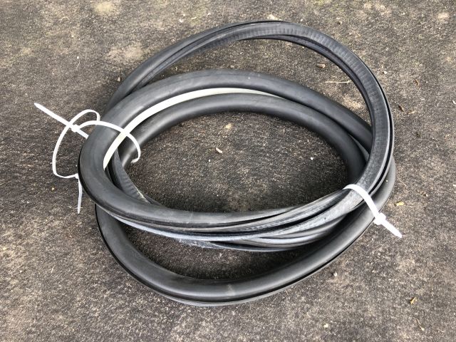 bontott AUDI A3 Bal hátsó Gumikéder