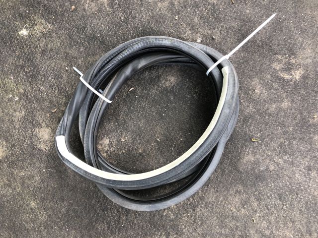 bontott AUDI A3 Bal hátsó Gumikéder