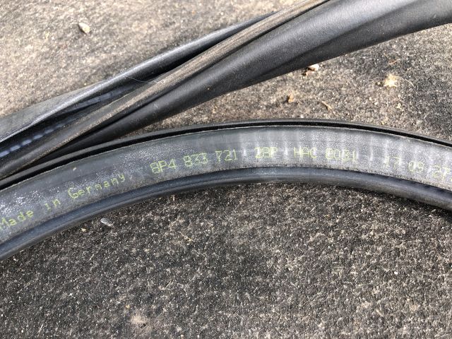 bontott AUDI A3 Bal hátsó Gumikéder