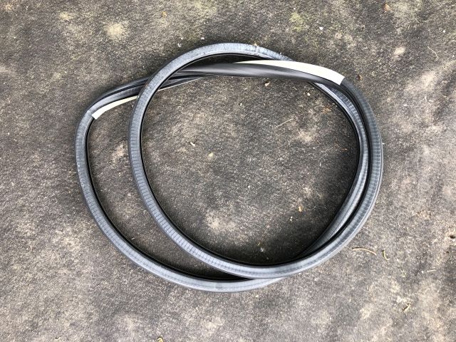 bontott AUDI A3 Bal hátsó Gumikéder