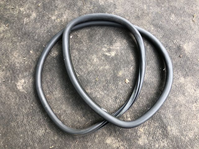 bontott AUDI A3 Bal hátsó Gumikéder