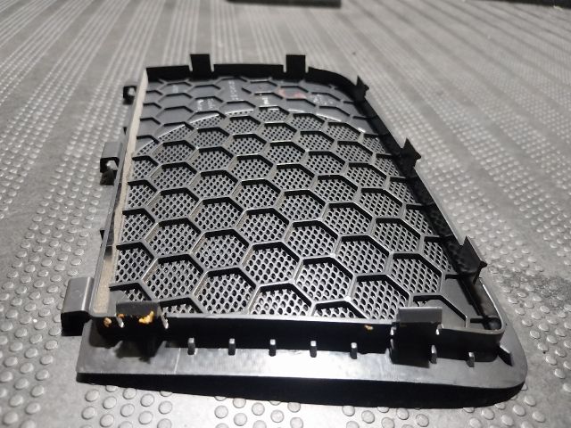 bontott AUDI A3 Bal hátsó Hangszóró Burkolat