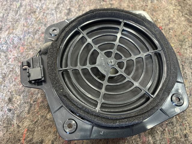 bontott AUDI A3 Bal hátsó Hangszóró