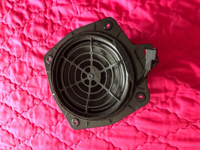 bontott AUDI A3 Bal hátsó Hangszóró