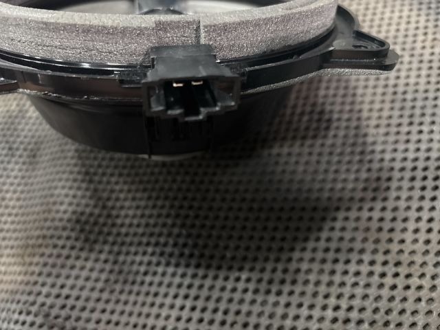 bontott AUDI A3 Bal hátsó Hangszóró