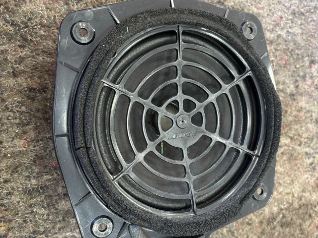 bontott AUDI A3 Bal hátsó Hangszóró