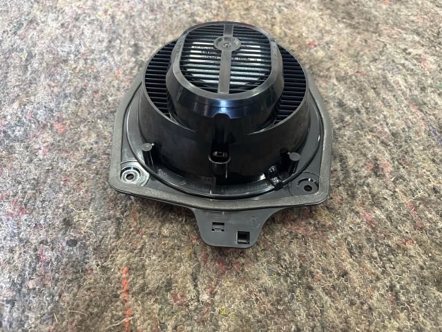 bontott AUDI A3 Bal hátsó Hangszóró