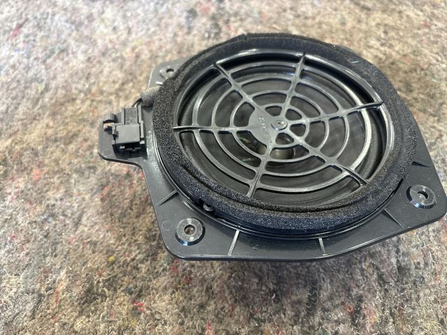 bontott AUDI A3 Bal hátsó Hangszóró