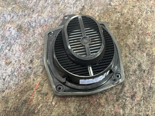 bontott AUDI A3 Bal hátsó Hangszóró