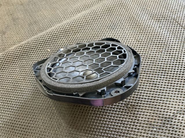 bontott AUDI A3 Bal hátsó Hangszóró