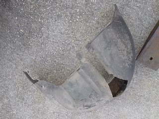 bontott AUDI A3 Bal hátsó Hátsó Dobbetét (Kerékjárati, Műanyag)