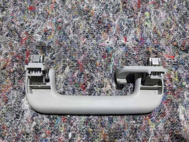 bontott AUDI A3 Bal hátsó Kapaszkodó (Felső)