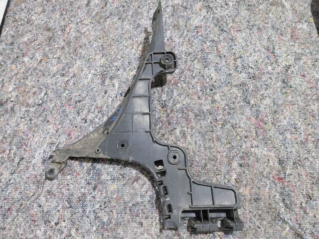 bontott AUDI A3 Bal hátsó Lökhárító Tartó (Műanyag)