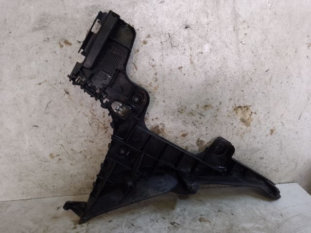 bontott AUDI A3 Bal hátsó Lökhárító Tartó (Műanyag)