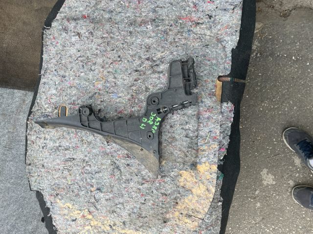 bontott AUDI A3 Bal hátsó Lökhárító Tartó (Műanyag)