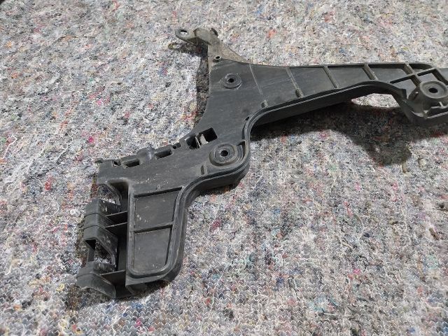 bontott AUDI A3 Bal hátsó Lökhárító Tartó (Műanyag)