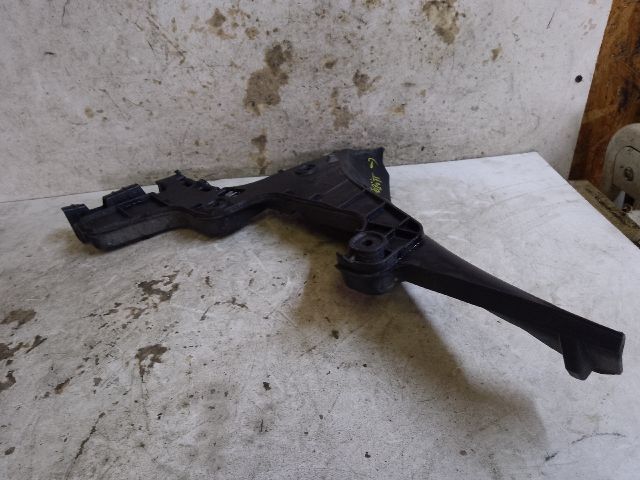 bontott AUDI A3 Bal hátsó Lökhárító Tartó (Műanyag)