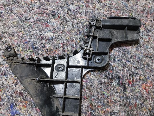 bontott AUDI A3 Bal hátsó Lökhárító Tartó (Műanyag)