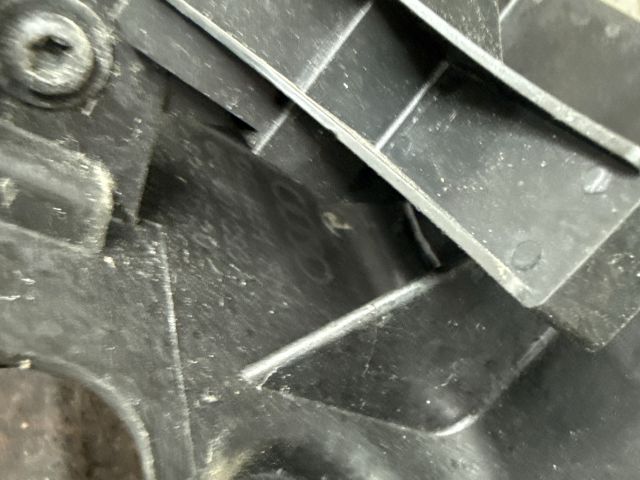 bontott AUDI A3 Bal hátsó Lökhárító Tartó (Műanyag)