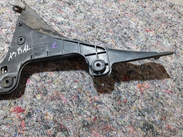 bontott AUDI A3 Bal hátsó Lökhárító Tartó (Műanyag)