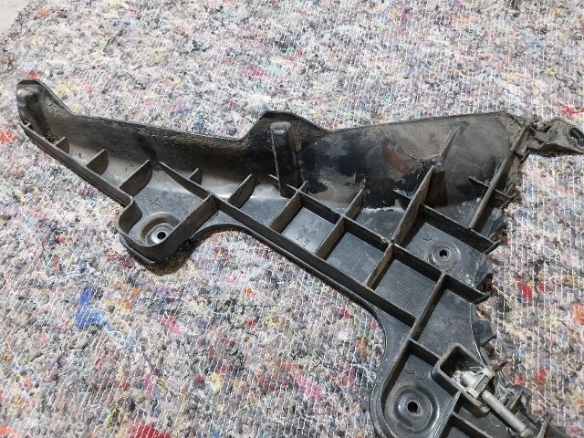 bontott AUDI A3 Bal hátsó Lökhárító Tartó (Műanyag)