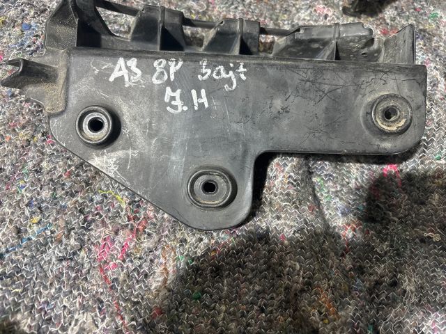 bontott AUDI A3 Bal hátsó Lökhárító Tartó (Műanyag)