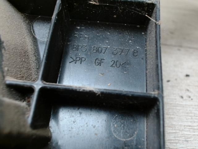 bontott AUDI A3 Bal hátsó Lökhárító Tartó (Műanyag)