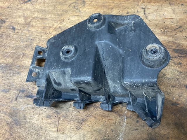 bontott AUDI A3 Bal hátsó Oldal Lökhárító Tartó (Műanyag)