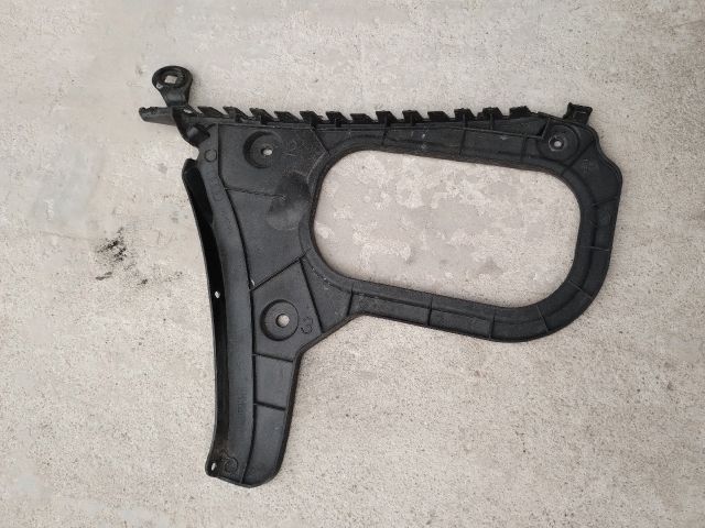 bontott AUDI A3 Bal hátsó Oldal Lökhárító Tartó (Műanyag)