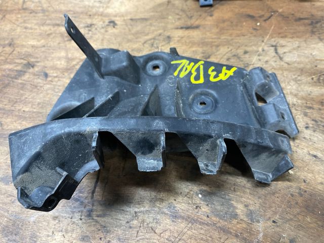 bontott AUDI A3 Bal hátsó Oldal Lökhárító Tartó (Műanyag)