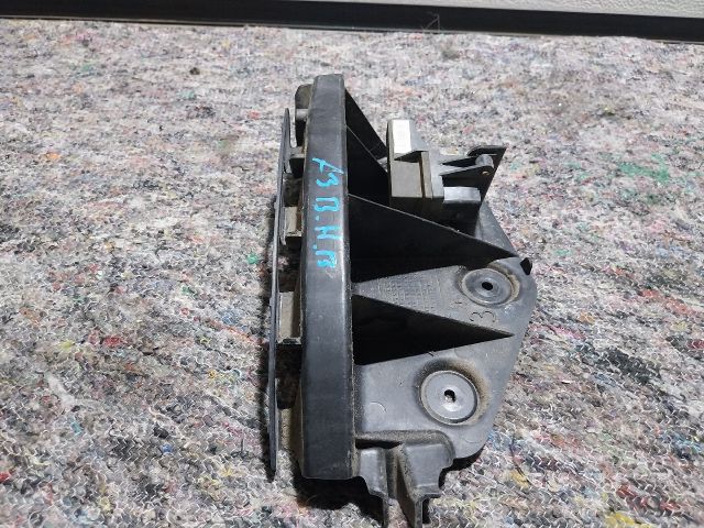 bontott AUDI A3 Bal hátsó Oldal Lökhárító Tartó (Műanyag)