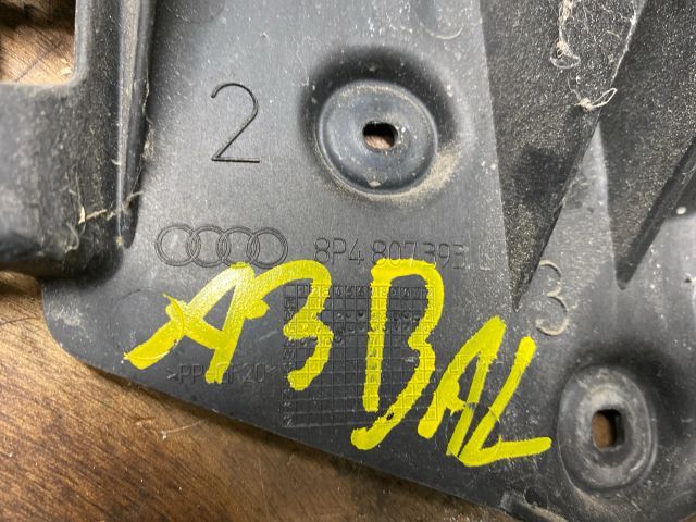 bontott AUDI A3 Bal hátsó Oldal Lökhárító Tartó (Műanyag)